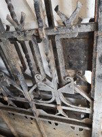 Tall Set of A&c Cast Iron Gates in the Glasgow-Style with Split Heart Details - Thumbnail 13