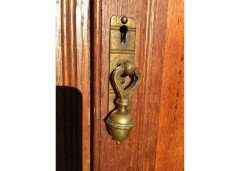 Lambs of Manchester, attributed. An Arts & Crafts Oak Bookcase - Thumbnail 8
