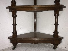 Charles Bevan for Marsh Jones & Cribb. A Gothic Revival Oak Corner Piece - Thumbnail 9
