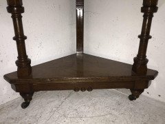 Charles Bevan for Marsh Jones & Cribb. A Gothic Revival Oak Corner Piece - Thumbnail 13