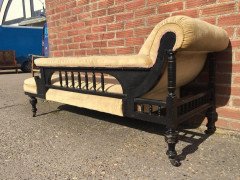 Well-Crafted Aesthetic Movement Ebonised and Parcel-Gilt Chaise Longue - Thumbnail 2