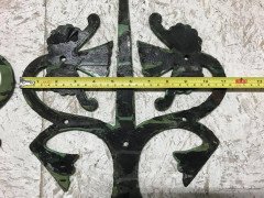 Gothic Revival, Pair of Cast Iron Hinges with Painted Green Finish (c.1875) - Thumbnail 4
