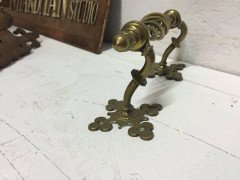 A. W. N. Pugin attri, a single brass door handle from the Palace of Westminster - Thumbnail 3