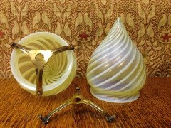 Rare Pair of Petite Vaseline Swirl Teardrop Shades - Thumbnail 3