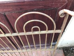 Four Georgian Wrought Iron Railing Lengths with Hand-Formed Circular End Finials - Thumbnail 8