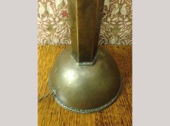 A Large Arts & Crafts Brass Table Lamp Attributed, to Gordon Russell. - Thumbnail 2