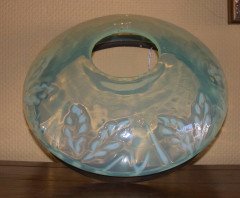 Arts & Crafts vaseline glass ceiling light with brass rim c.1900 - Thumbnail 4