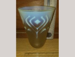 A Single Arts & Crafts Vaseline/Uranium Glass Shade with Stylised Floral Details - Thumbnail 4