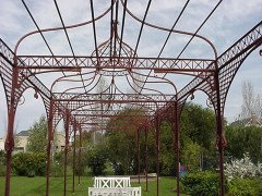 Mid-Victorian Moorish Wrought & Cast Iron Pergola or Decorative Garden Structure - Thumbnail 5