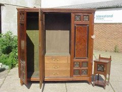 Bruce Talbert for Gillow & Co., Walnut Amboyna Ebonised Gilt Bedroom Suite - Thumbnail 5