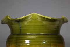 Bretby. A Large English Arts & Crafts Planter with Green Fading to Yellow Body - Thumbnail 11