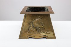 Margaret Gilmour, attributed. An Arts & Crafts Brass Planter Depicting a Galleon - Thumbnail 6