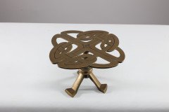 Margaret Gilmour, attributed. A Good Glasgow School Brass Trivet with Celtic Details - Thumbnail 4