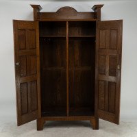 Shapland & Petter. A quality Glasgow style Arts & Crafts Oak Hall cupboard - Thumbnail 2