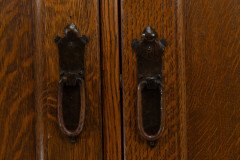Shapland & Petter. A quality Glasgow style Arts & Crafts Oak Hall cupboard - Thumbnail 6
