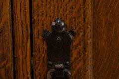 Shapland & Petter. A quality Glasgow style Arts & Crafts Oak Hall cupboard - Thumbnail 7