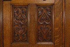Shapland & Petter. A quality Glasgow style Arts & Crafts Oak Hall cupboard - Thumbnail 8