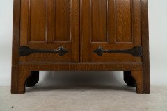 Shapland & Petter. A quality Glasgow style Arts & Crafts Oak Hall cupboard - Thumbnail 9