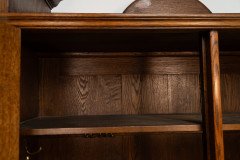 Shapland & Petter. A quality Glasgow style Arts & Crafts Oak Hall cupboard - Thumbnail 13