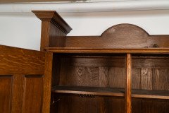 Shapland & Petter. A quality Glasgow style Arts & Crafts Oak Hall cupboard - Thumbnail 14