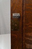Shapland & Petter. A quality Glasgow style Arts & Crafts Oak Hall cupboard - Thumbnail 15