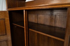 Shapland & Petter. A quality Glasgow style Arts & Crafts Oak Hall cupboard - Thumbnail 17