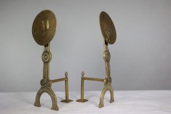 Thomas Jeckyll, attributed. A Pair of Anglo-Japanese Brass Fire Dogs with Love Birds - Thumbnail 4
