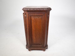A. W. N Pugin, Style of. A Gothic Revival Oak Coal Purdonium with Linenfold Carving - Thumbnail 3