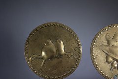 Thomas Jeckyll, attributed. A Pair of Anglo-Japanese Brass Fire Dogs with Love Birds - Thumbnail 12
