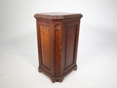 A. W. N Pugin, Style of. A Gothic Revival Oak Coal Purdonium with Linenfold Carving - Thumbnail 5