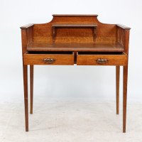 Wylie & Lochhead Attributed, a Good Arts & Crafts Oak Desk with a New Leather Writing Area - Thumbnail 2
