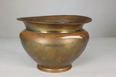 Margaret Gilmour School. A Glasgow Style Brass Planter with Stylised Floral Detail - Thumbnail 3