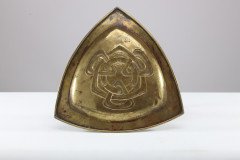 Margaret Gilmour. An Arts & Crafts Glasgow School Brass Celtic Interlaced Pin Tray - Thumbnail 5