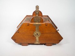 Dr. C. Dresser for Benham & Froud. Aesthetic Movement Oak Coal Box with Brass Hinges - Thumbnail 3