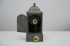BGH Attributed, Arts & Crafts Brass Mantel Clock with Stylised Floral Chasing - Thumbnail 9