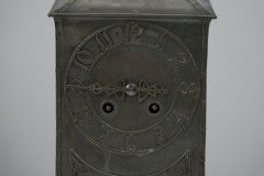 BGH Attributed, Arts & Crafts Brass Mantel Clock with Stylised Floral Chasing - Thumbnail 6