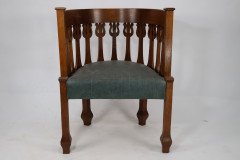 An Arts & Crafts Oak Armchair with Stylized Floral Upright Decoration - Thumbnail 2