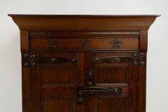 Arts & Crafts Oak Linen Press by Liberty & Co. with Fleur De Lys carved details - Thumbnail 2