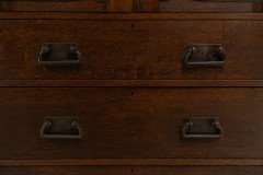 Arts & Crafts Oak Linen Press by Liberty & Co. with Fleur De Lys carved details - Thumbnail 8