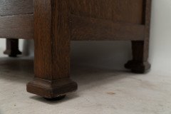 Arts & Crafts Oak Linen Press by Liberty & Co. with Fleur De Lys carved details - Thumbnail 24