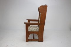 E G Punnett, attributed. Probably by William Birch & Retailed by Goodyers. An Arts & Crafts Oak Wing Back Hall Armchair - Thumbnail 4