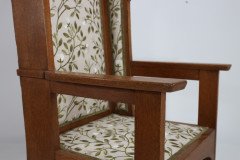 E G Punnett, attributed. Probably by William Birch & Retailed by Goodyers. An Arts & Crafts Oak Wing Back Hall Armchair - Thumbnail 9