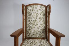E G Punnett, attributed. Probably by William Birch & Retailed by Goodyers. An Arts & Crafts Oak Wing Back Hall Armchair - Thumbnail 11
