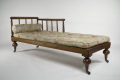 Philip Webb for Morris & Co. Attributed, a Large Aesthetic Movement Bobbin Turned Satinwood Chaise Lounge - Thumbnail 2