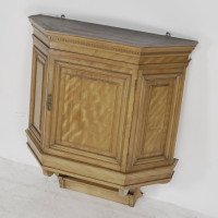 Collinson & Lock. An Aesthetic Movement Satin Walnut Breakfront Wall Cupboard - Thumbnail 2