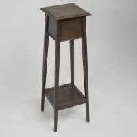A nice quality Arts and Crafts plant stand with molded details - Thumbnail 1