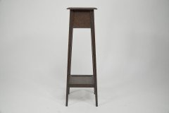 A nice quality Arts and Crafts plant stand with molded details - Thumbnail 3