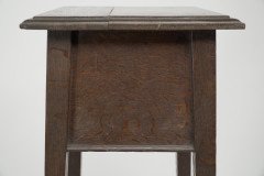 A nice quality Arts & Crafts plant stand with molded details - Thumbnail 8