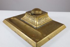 Magaret Gilmour School. An Arts & Crafts brass inkwell with a dome lid and Celtic interlacing - Thumbnail 18