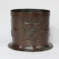 Guild of Handicraft (style of). An Arts and Crafts copper planter - Thumbnail 1